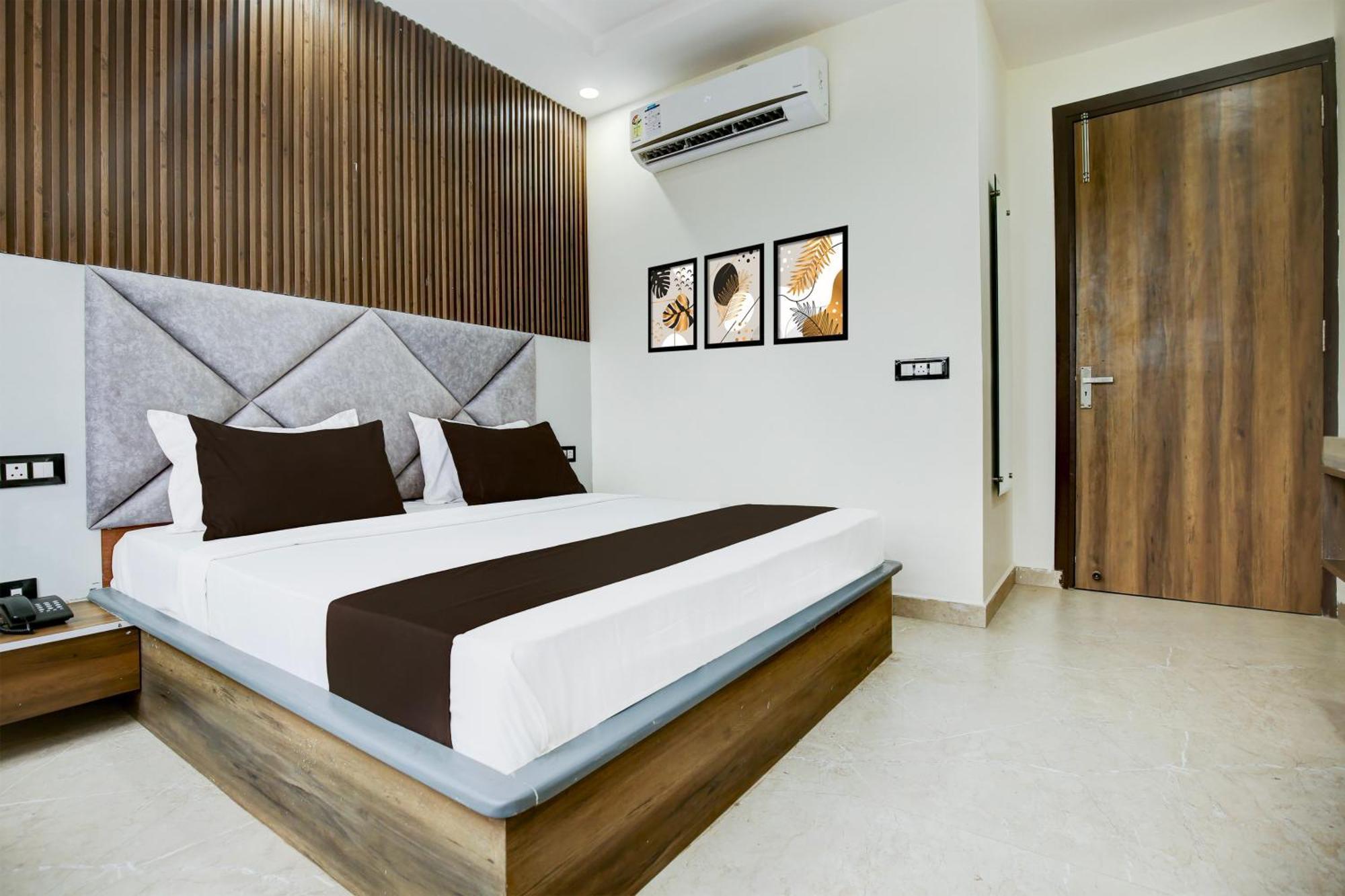 Hotel O Platinum Zirakpur Екстериор снимка