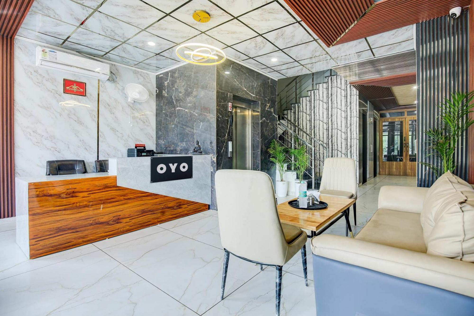 Hotel O Platinum Zirakpur Екстериор снимка